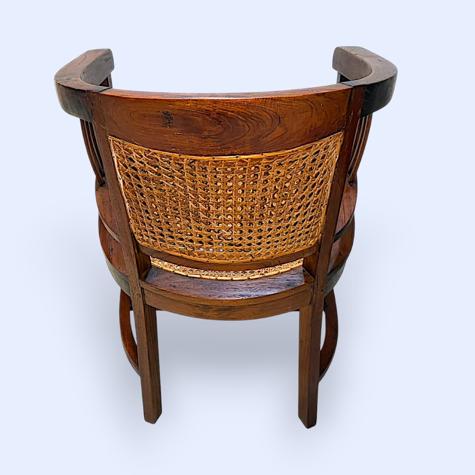 Conjunto de 4 sillones de teca con rejilla y brazos - Cositas Antiguas – La Guadaña, Anticuarios Online en Jerez , vender antigüedades, muebles antiguos