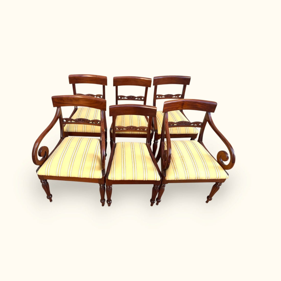 Su uso más natural sigue siendo acompañar una mesa