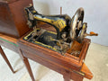 Máquina de coser antigua Singer de manivela con caja de madera - Cositas Antiguas – La Guadaña, Anticuarios Online en Jerez , vender antigüedades, muebles antiguos