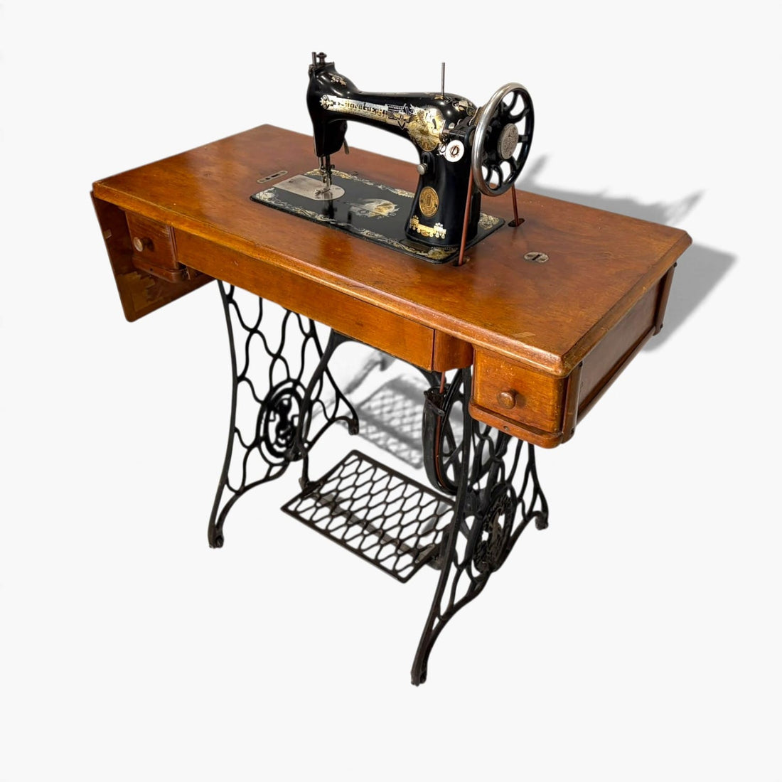 Máquina de coser Singer antigua con mesa de madera y pedal - Cositas Antiguas – La Guadaña, Anticuarios Online en Jerez , vender antigüedades, muebles antiguos