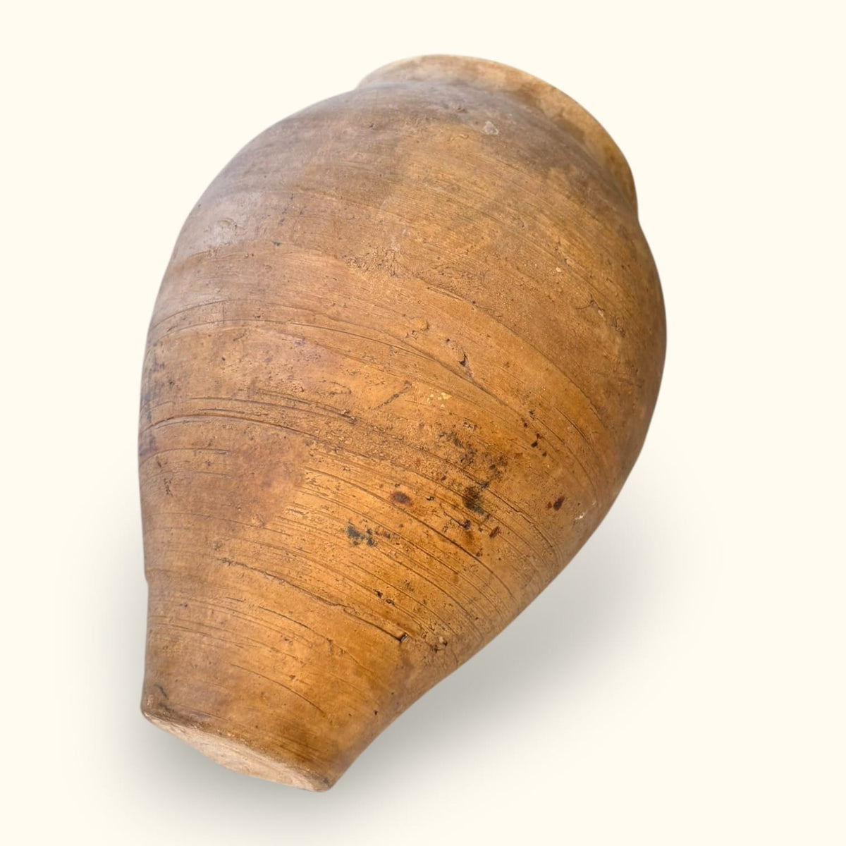 tierra, a los oficios y a los materiales naturales.
