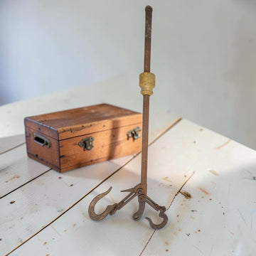 Romana antigua de forja con estuche de madera | 90 cm