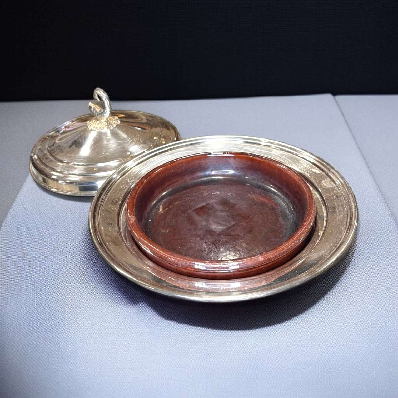 Angulera con recipiente interior de cerámica esmaltada