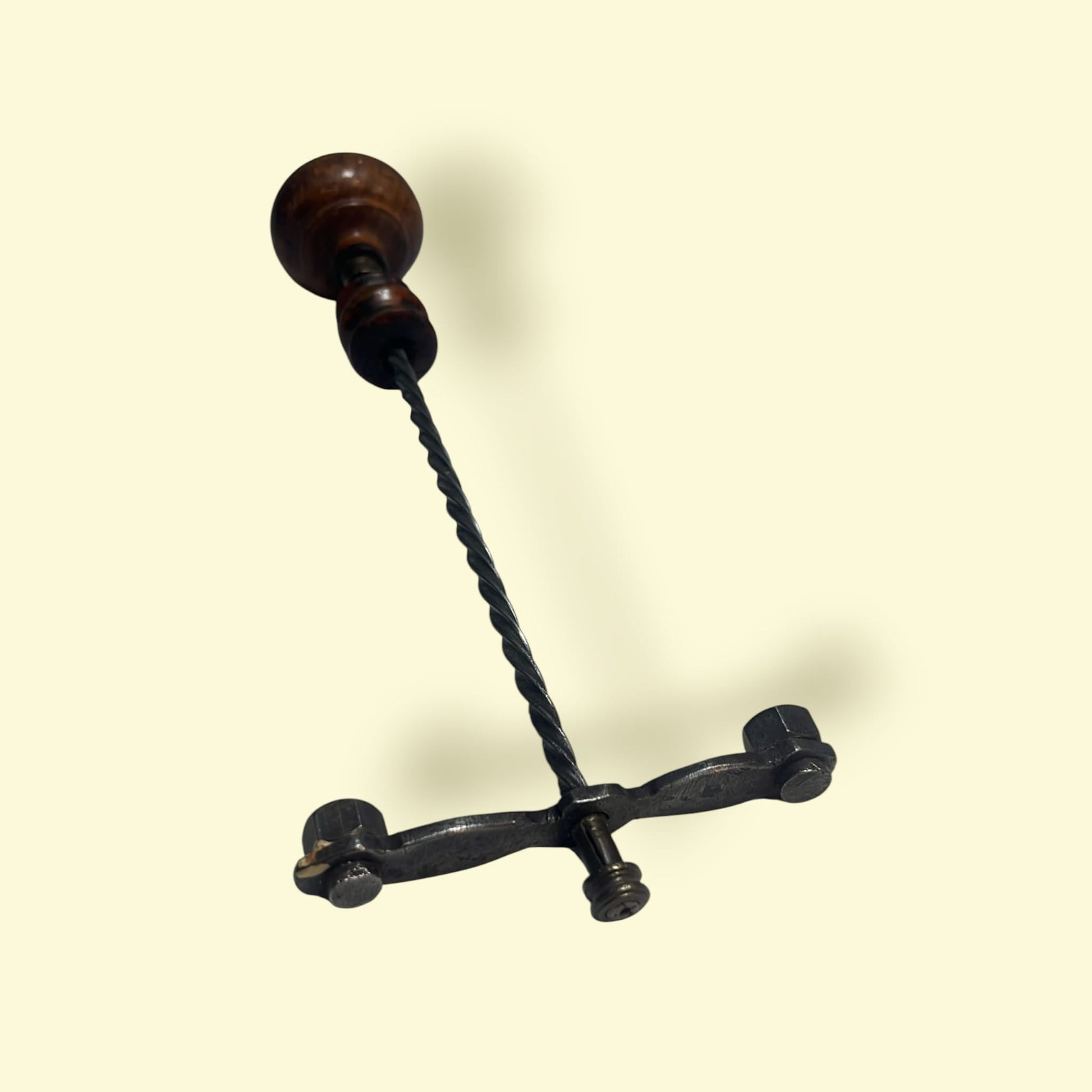 Bailarina antigua vista completa con barra transversal ajustable.