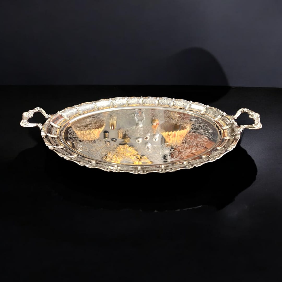 Bandeja ovalada Art Decó Christofle Fleuron de metal plateado con grabados florales y asas ornamentadas. Ideal para decoración y servir con elegancia.