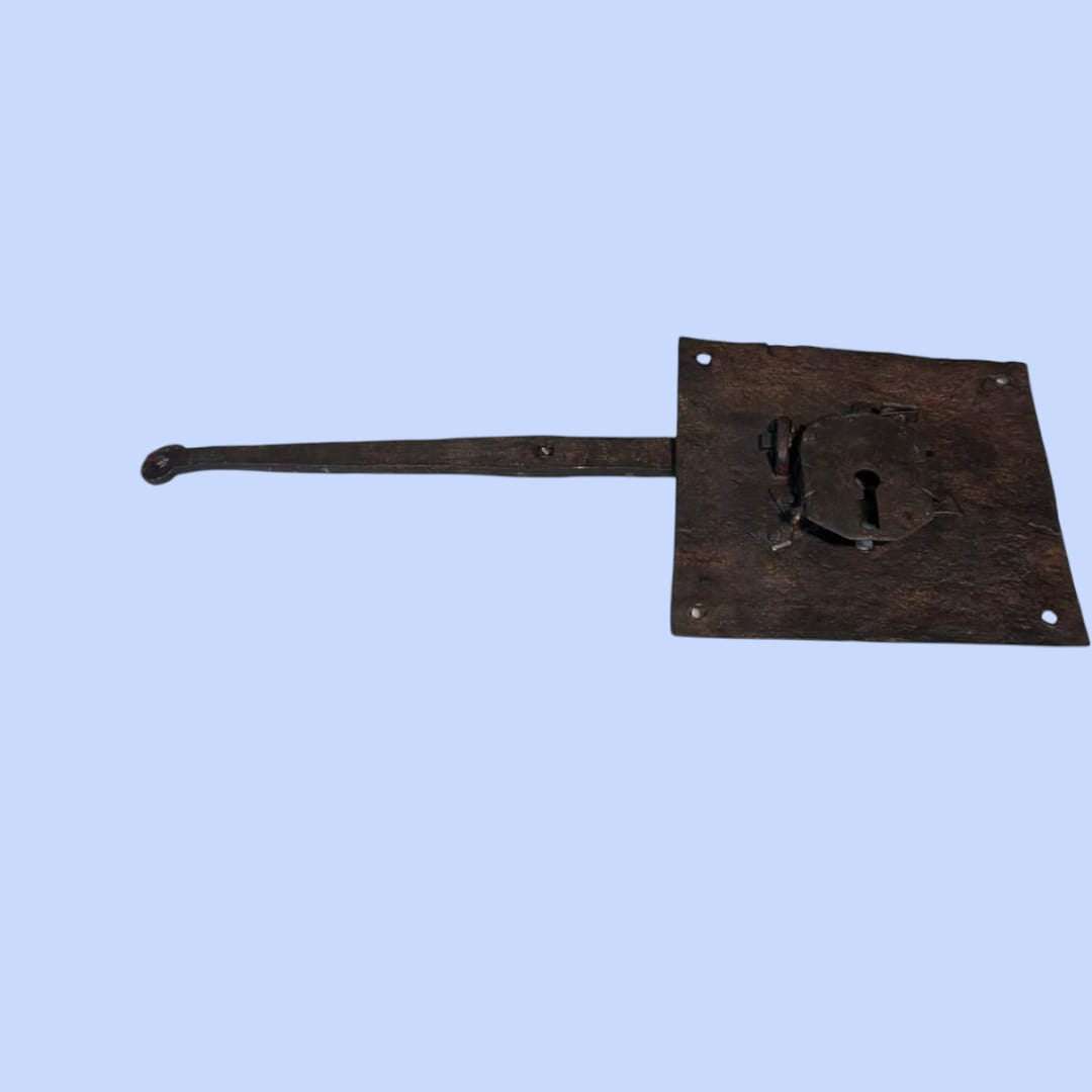 Hierro trabajado a mano en cerradura coleccionable