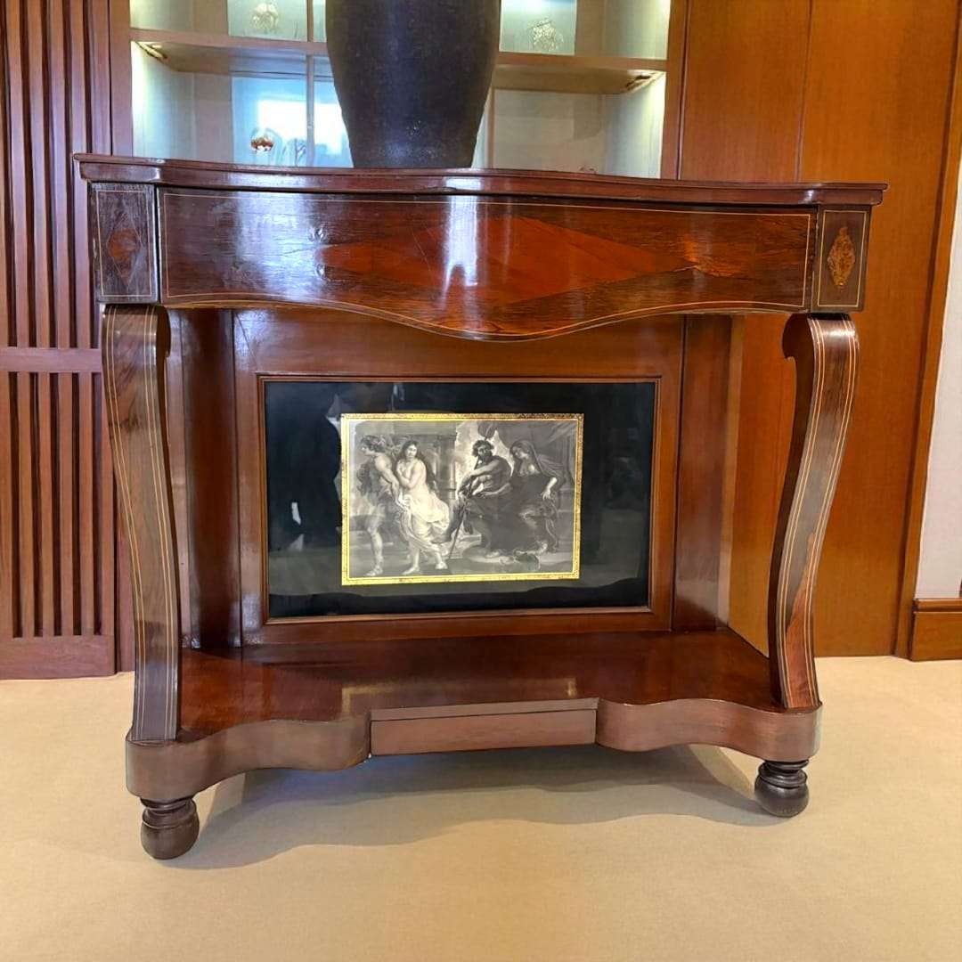 Consola Fernandina de caoba con taraceas vista lateral