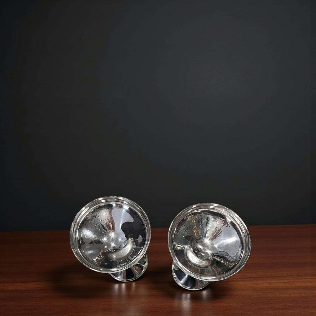 Elegante set de copas vintage con tallo en espiral.