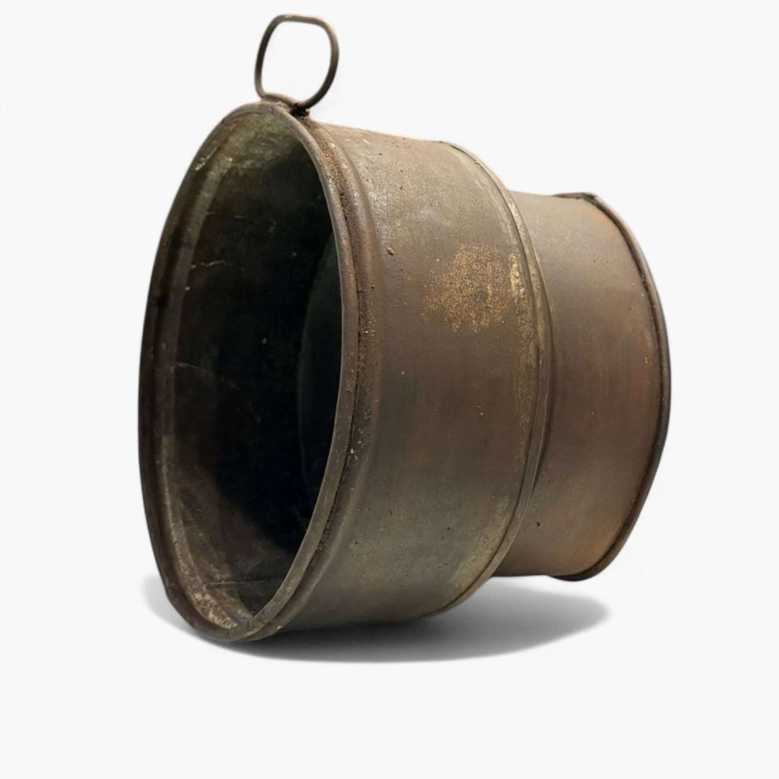 Este embudo destaca por detalles que no se ven hoy en herramientas modernas.
