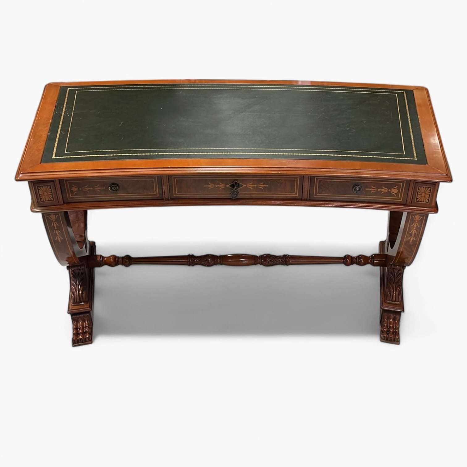 Detalle de cajón central con cerradura original