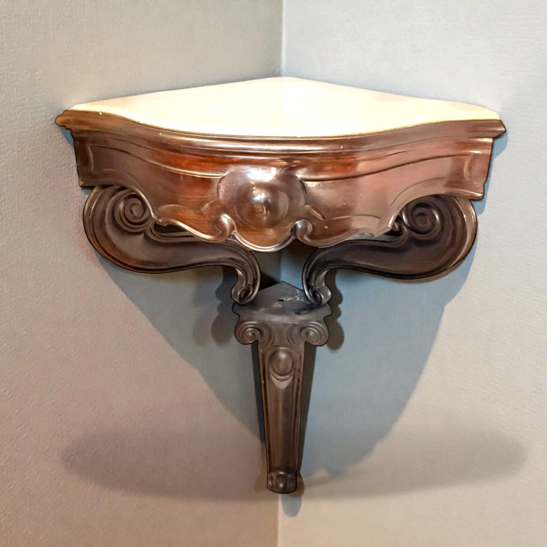 Esquinera de caoba con mármol Luis XV siglo XIX