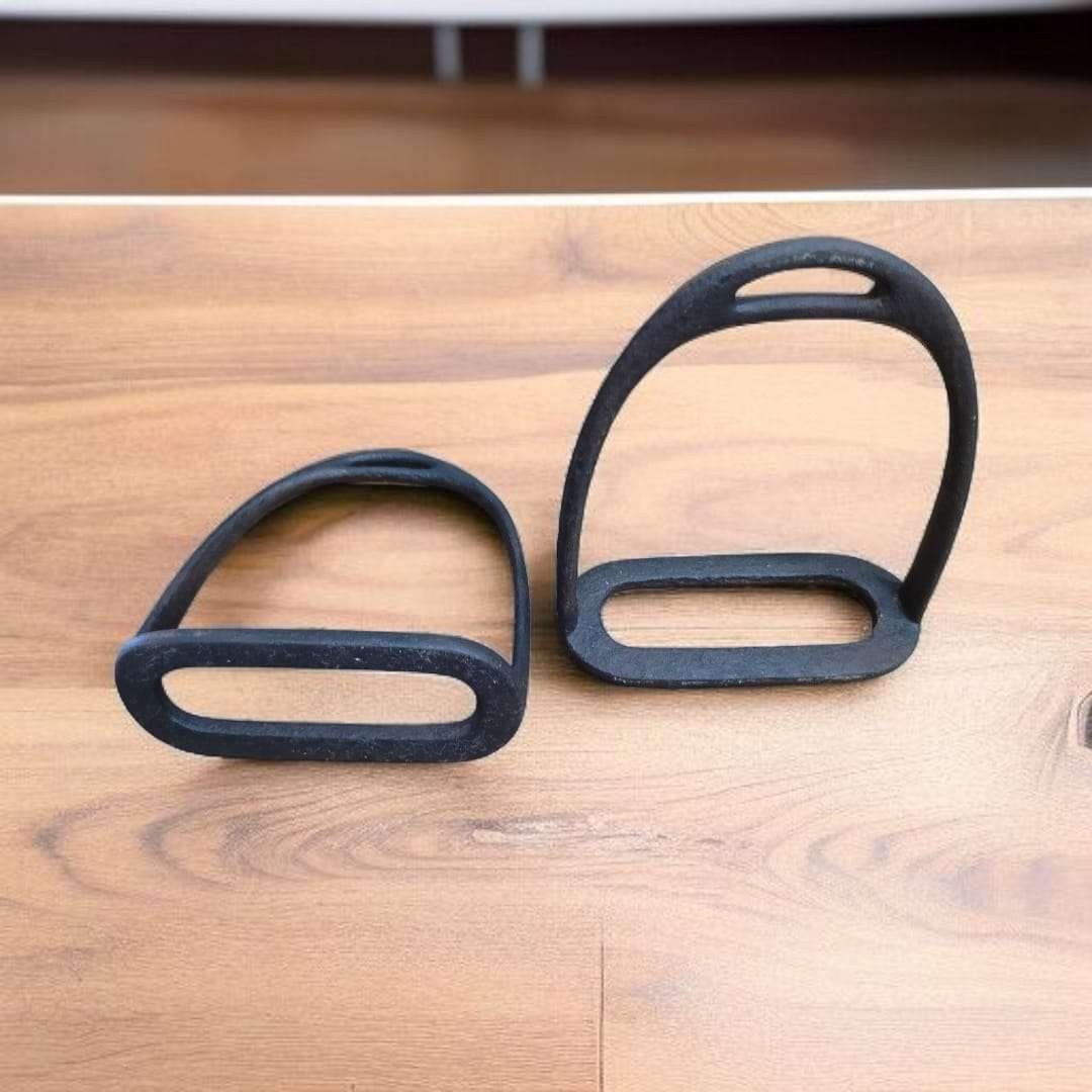 Comparativa visual del tamaño de los estribos desde ángulo lateral.