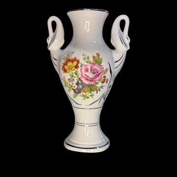 Florero de porcelana Bohemia con hilo de plata y cisnes, decorado con flores pintadas a mano. Ideal para decoración clásica de interiores.