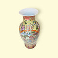 Vista superior del jarrón de porcelana china decorativo.