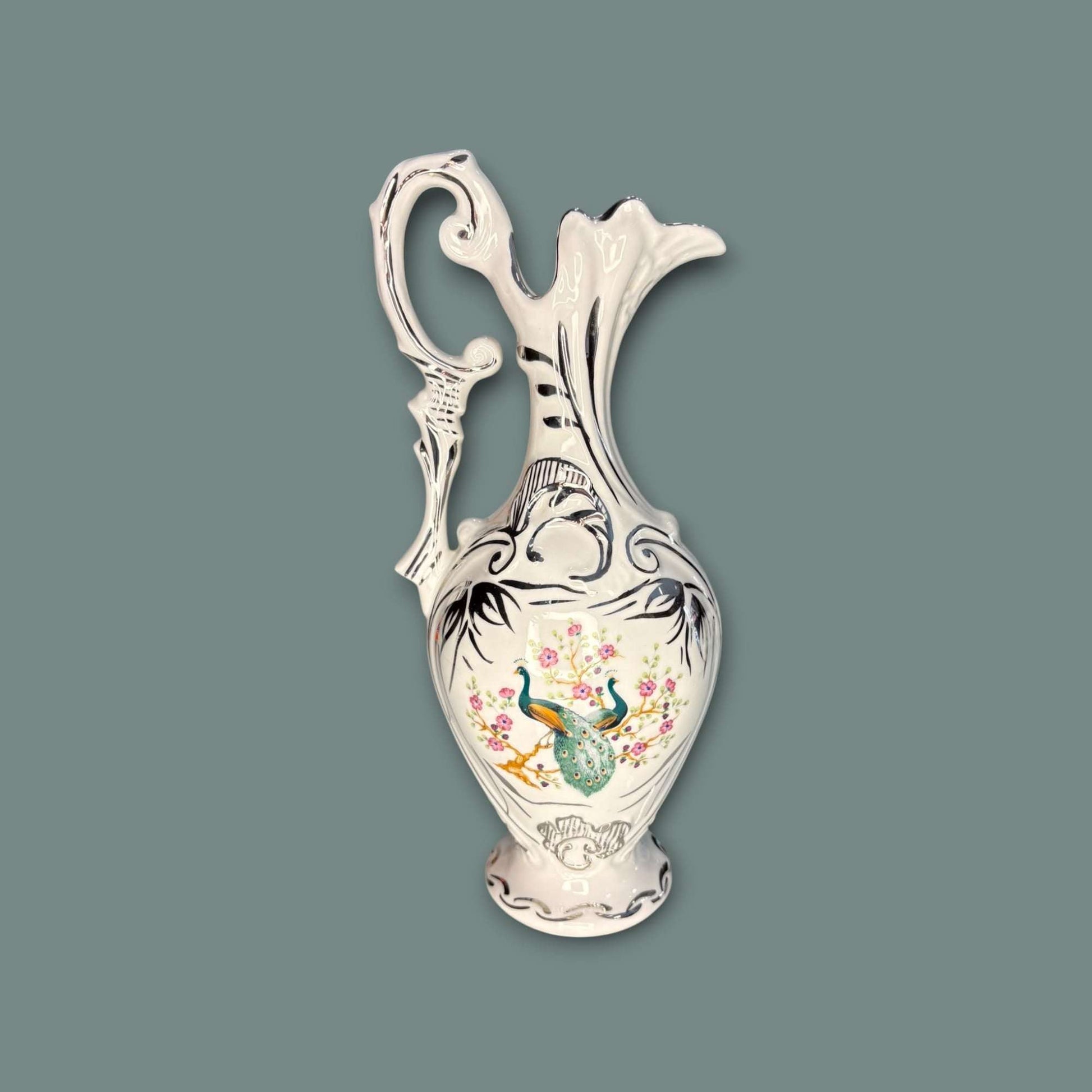 Jarra de porcelana con hilo de plata clásico de Bohemia, diseño artístico con pavos reales y flores, ideal para decoración de lujo.