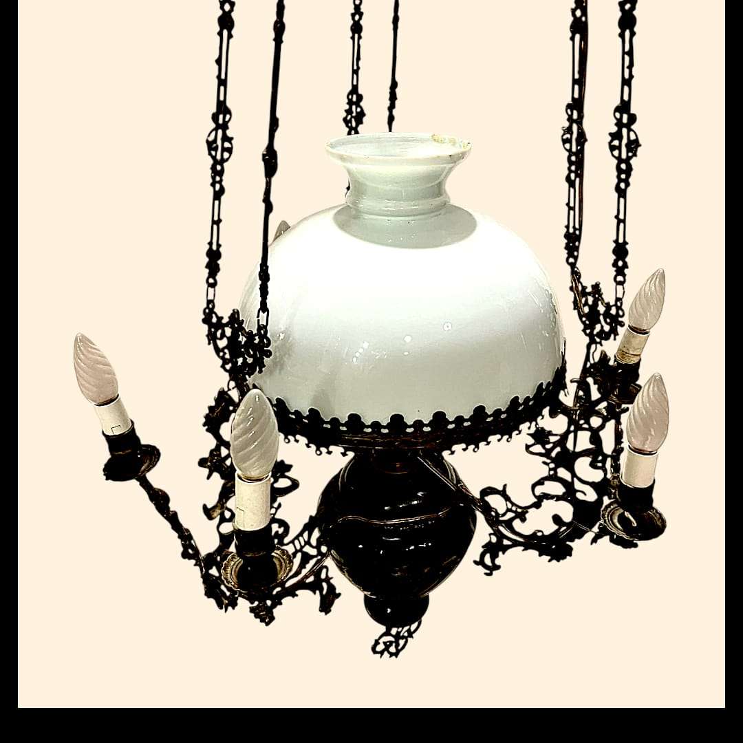 Pantalla de vidrio opalino soplado en forma cónica

