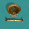 Mortero antiguo de bronce con maja original y único, con inscripción 1914–1916, ideal para decoración vintage en hogar o colección histórica.