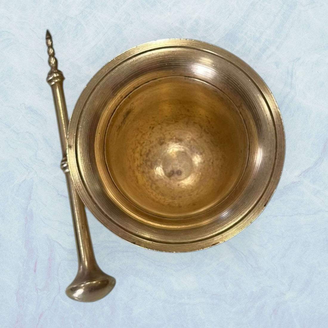 Mortero de bronce con cabeza de león, diseño antiguo y exclusivo para decoración de interiores. Antigüedad única ideal para coleccionistas.