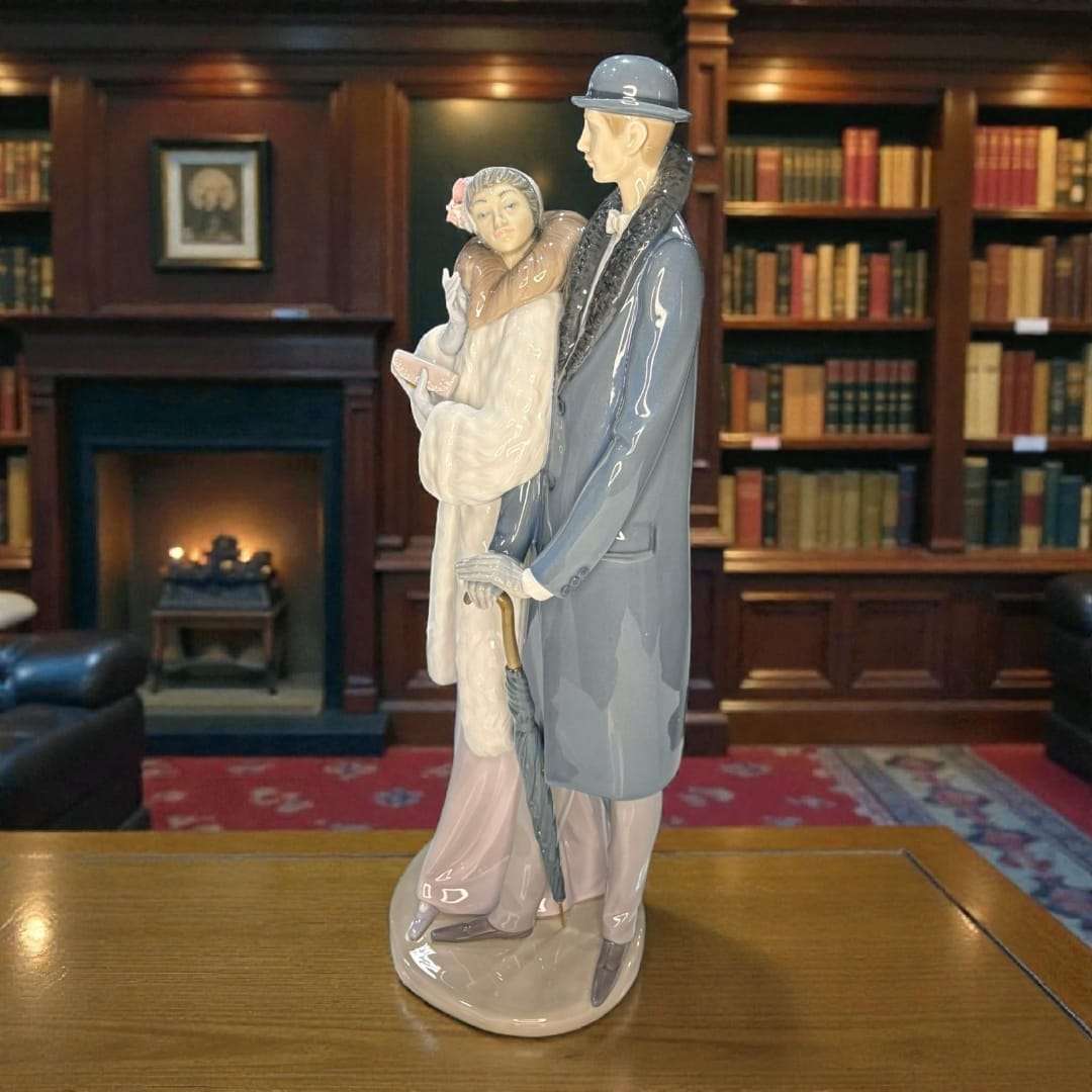  Cada gesto, pliegue y textura está trabajado con precisión, logrando una obra equilibrada, expresiva y refinada.