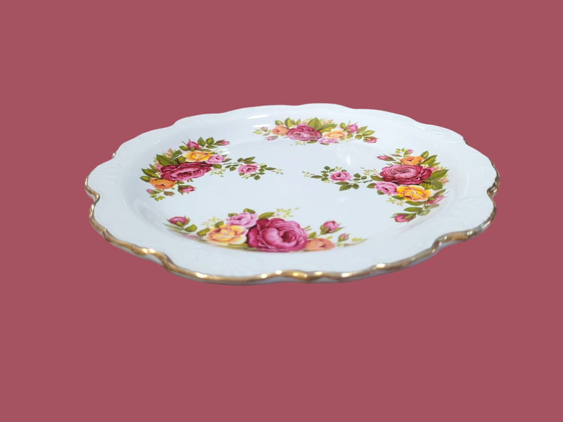 Plato de porcelana inglesa James Kent, Old Foley, con decoración floral en tonos rosas y dorados. Ideal para coleccionistas y decoración elegante.