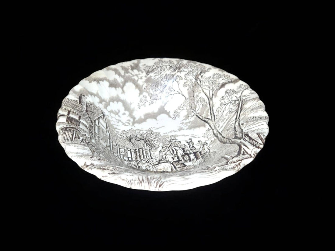 Ensaladera Myott Royal Mail de porcelana inglesa vintage, vista lateral mostrando su forma clásica y acabado detallado en Home & Garden > Decor.