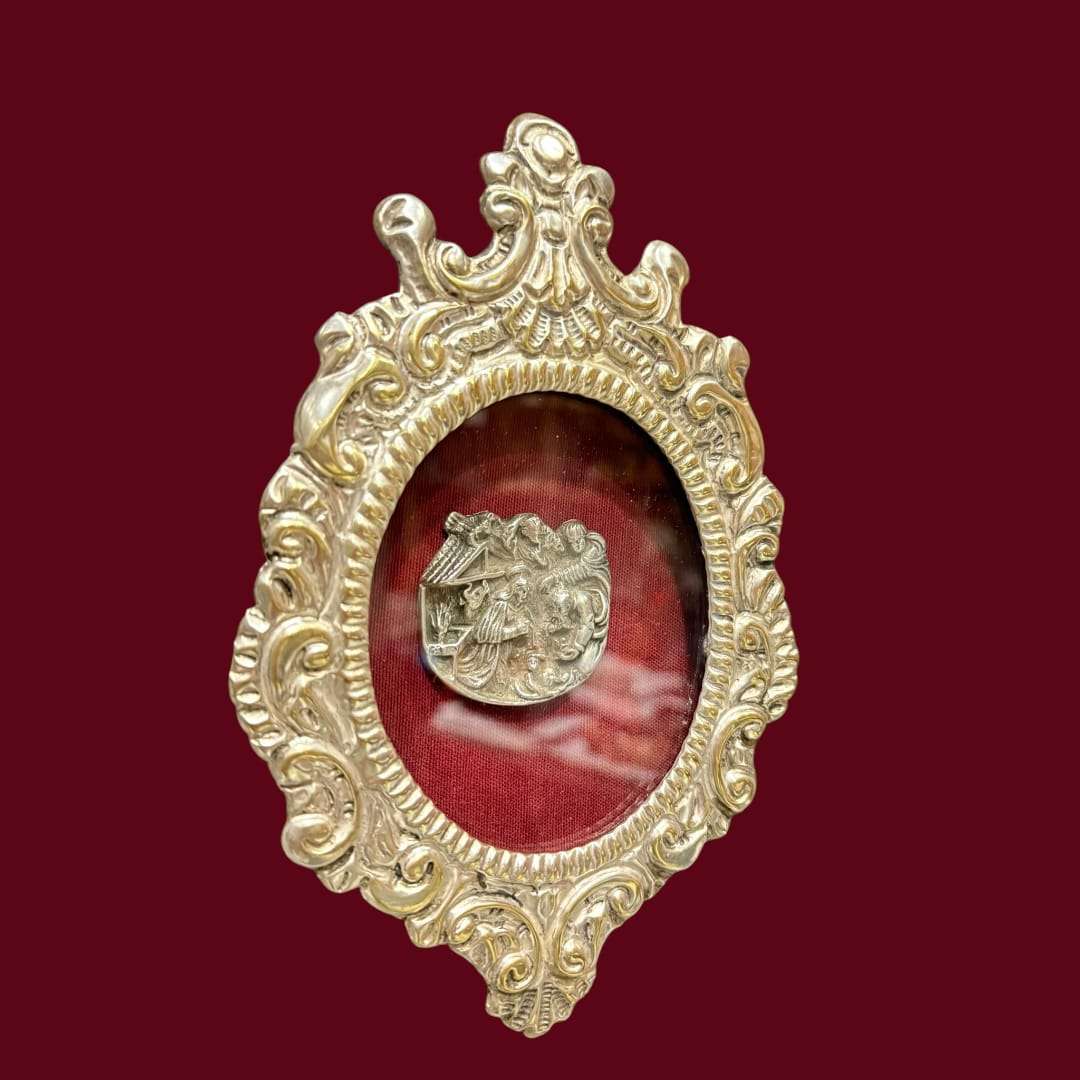 La calidad de la plata y su pátina natural demuestran su antigüedad auténtica y su conservación excepciona