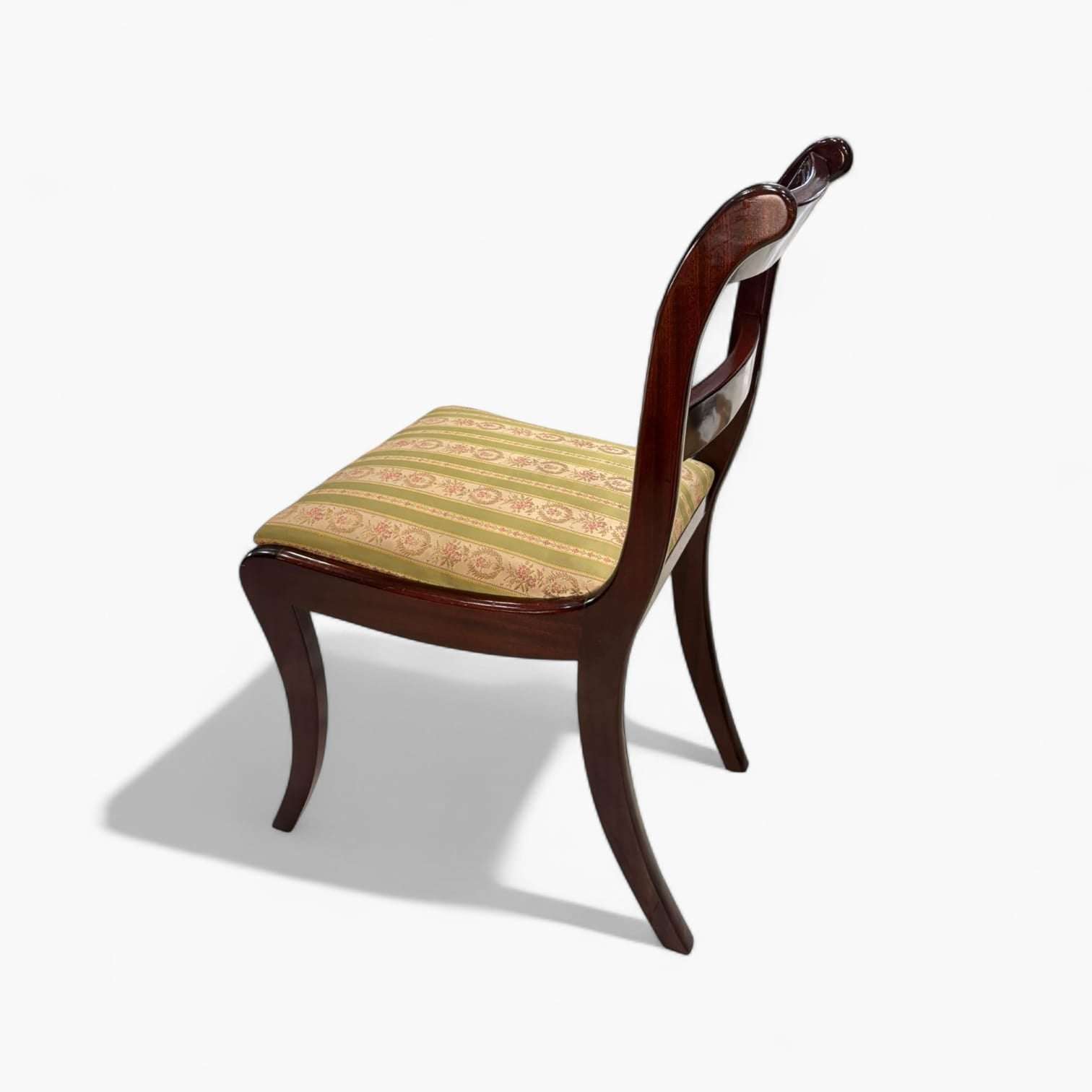 Detalle del tapizado decorativo de las sillas antiguas