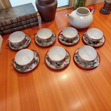 Juego de Tazas de Porcelana Japonesa – Belleza y arte oriental con seis tazas decoradas a mano, ideal para decoración de hogar y jardín.
