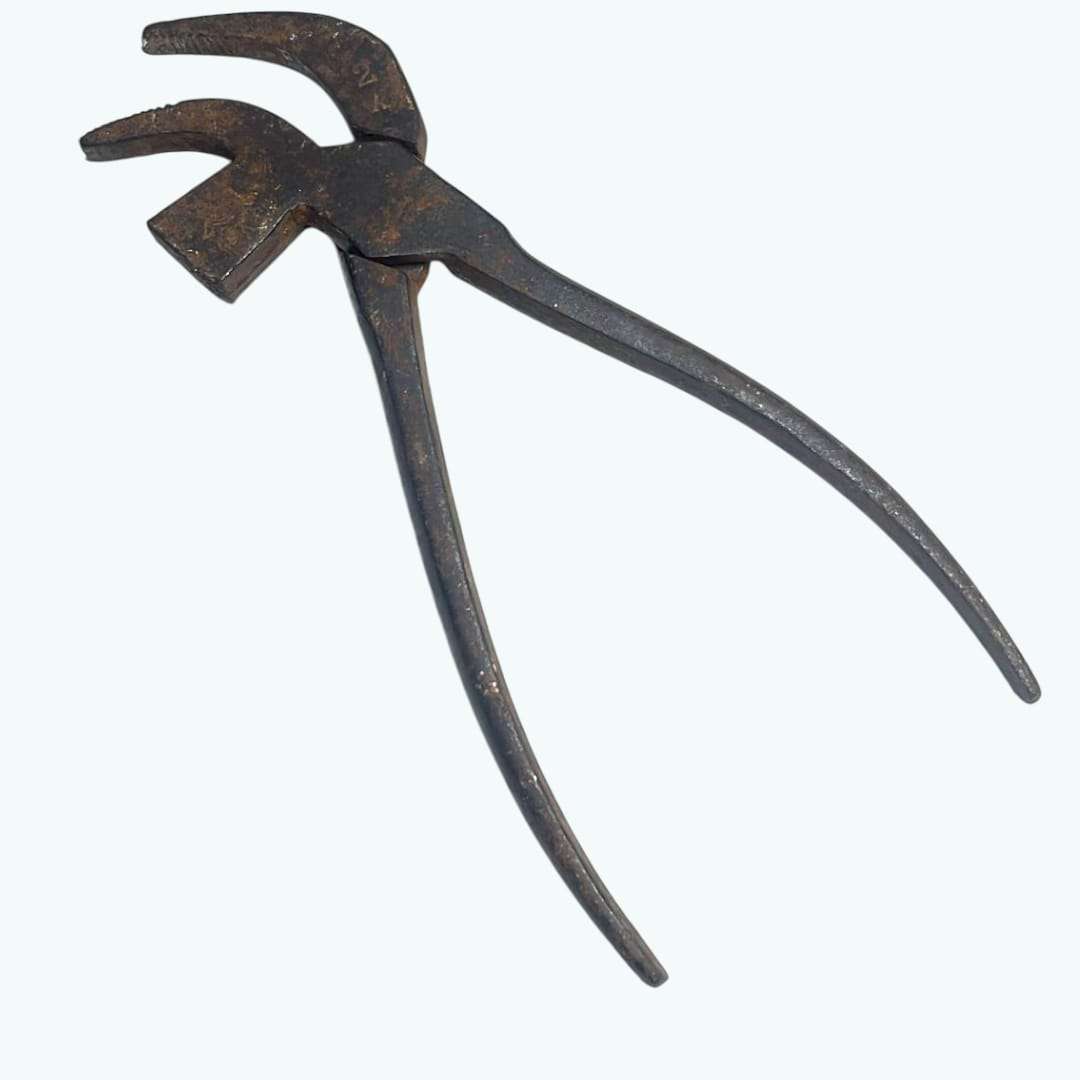 Pinzas de zapatero de acero, herramienta clásica para cuero.