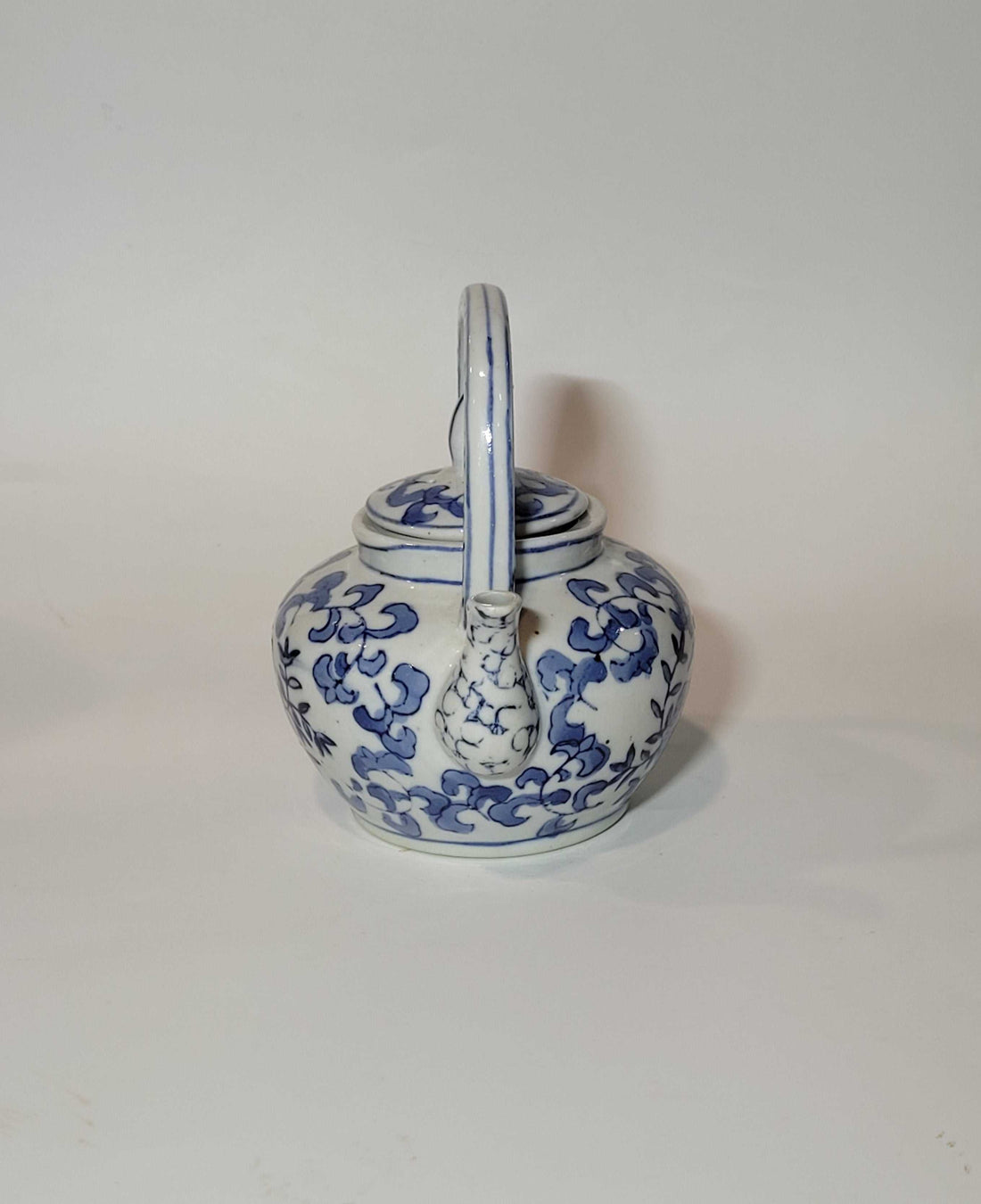 Tetera de Porcelana China Clásica azul y blanco vista frontal