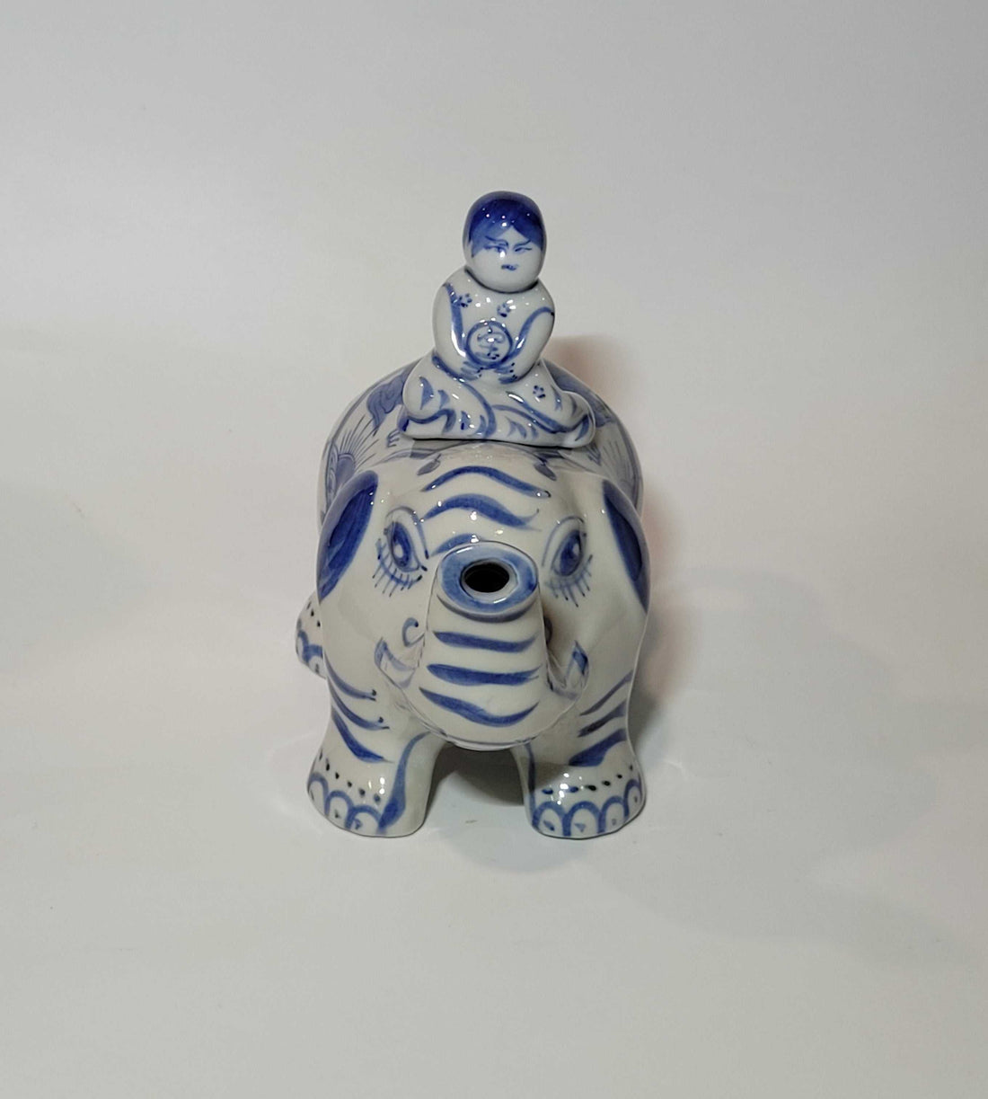 Tetera Capodimonte con forma de elefante vista completa