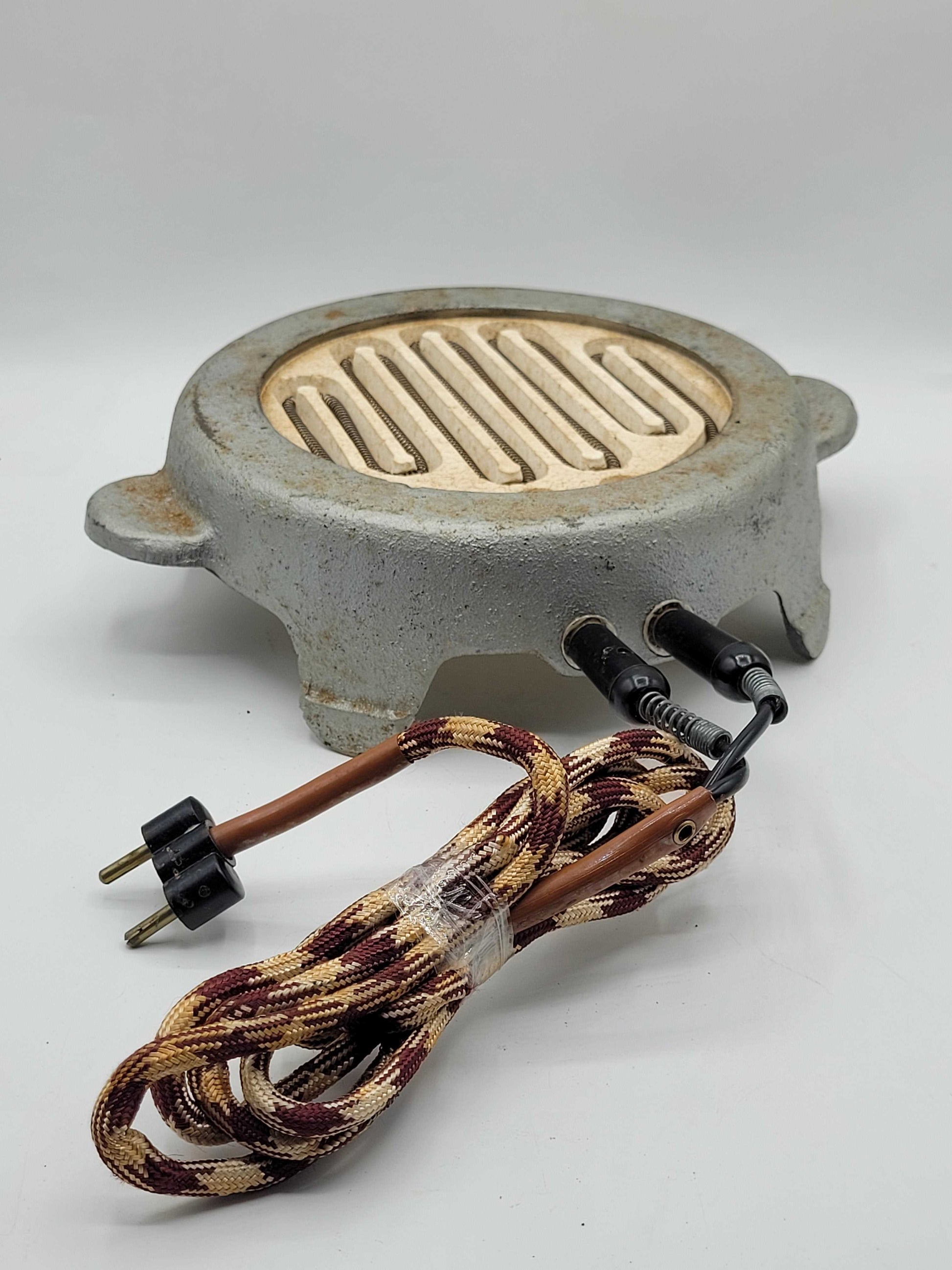 Idealmente usado a 125 V , conserva la robustez y eficiencia de los primeros modelos de electrodomésticos.