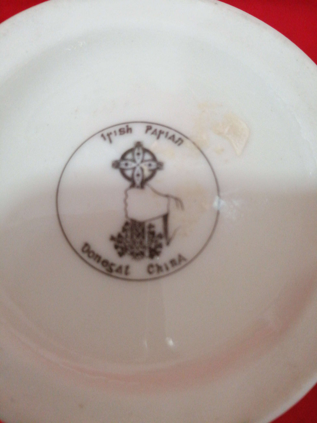 Jarron de porcelana fina - ¡Calidad superior! con diseño floral y textura en relieve, ideal para decoración elegante en el hogar o jardín.