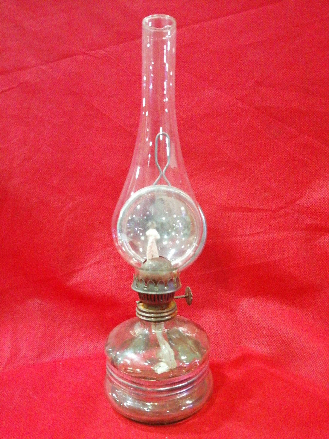 Quinqué de cristal para pared o mesa de calidad premium, diseño vintage con base redonda y soporte metálico, ideal para decoración clásica.