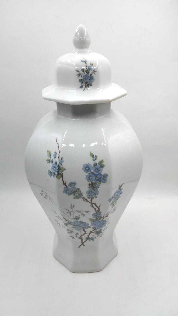 Tibor de porcelana blanco con flores doradas pintadas a mano