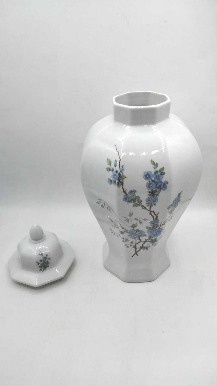 Tibor de porcelana blanco con flores doradas pintadas a mano