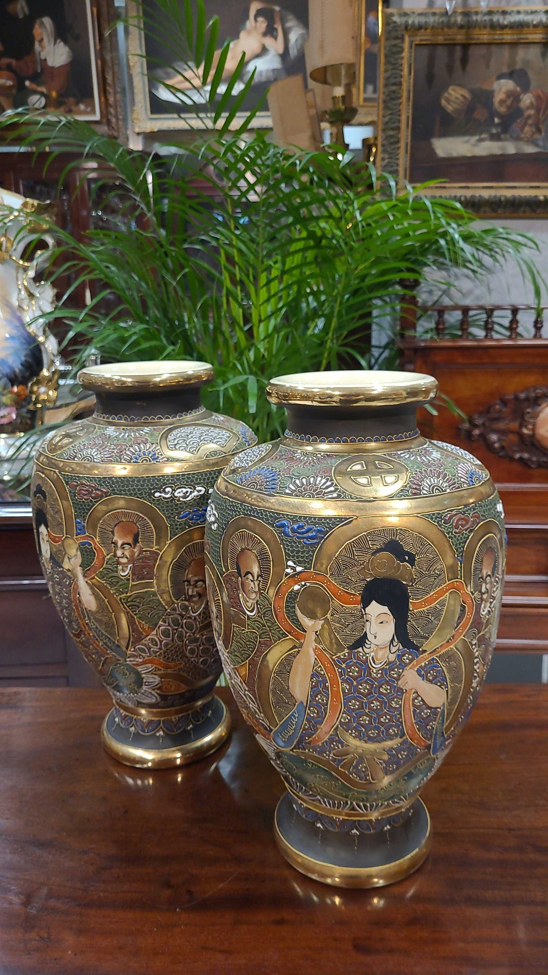 Par de jarrones Taisho Satsuma Gosu pintados a mano con oro auténtico