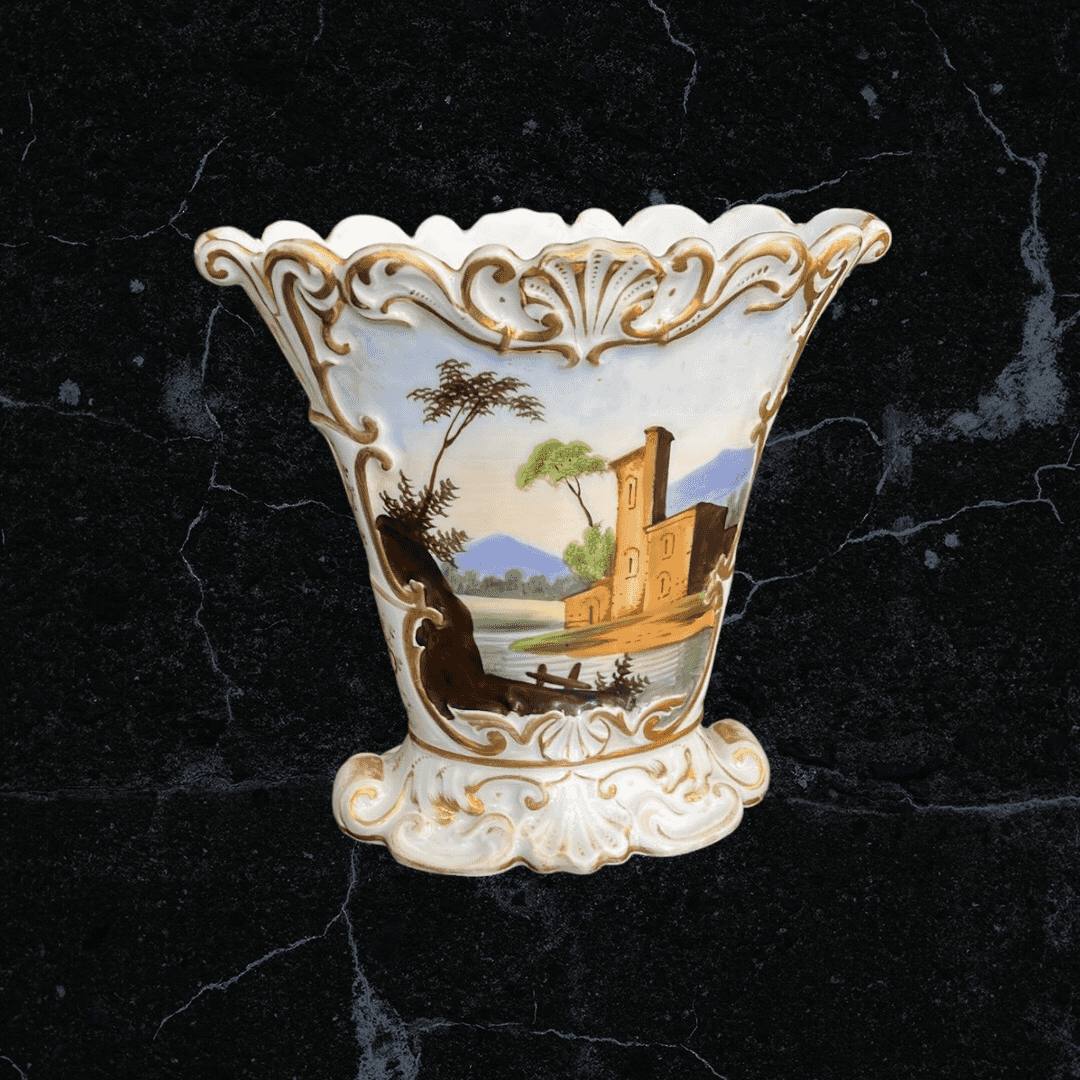 Este jarrón no solo es un elemento decorativo impresionante, sino también una pieza de colección única.