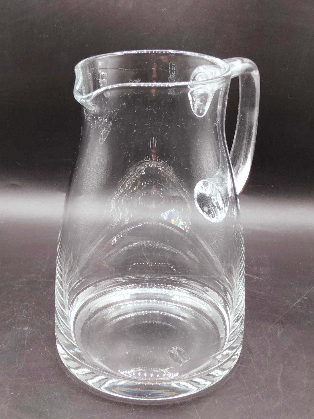 Jarra Transparente de cristal Elegante – Antigüedad de Calidad con diseño clásico y asa robusta, ideal para decoración de mesa vintage.