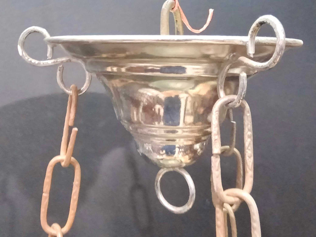 Lámpara incensaria antigua con ángeles de calidad superior colgante de techo en metal dorado y vidrio, ideal para decoración religiosa en el hogar.