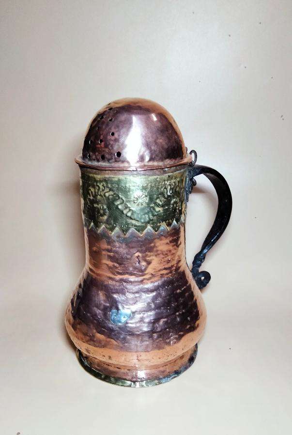 Jarra Cobre Asa Forjada - Cobre Amartillada | Antigüedad Siglo XIX con cuerpo abombado y asa de hierro forjado. Ideal para decoración vintage.