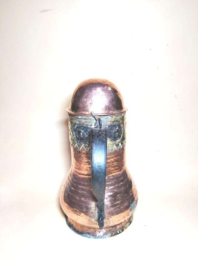 Jarra Cobre Asa Forjada - Cobre Amartillada | Antigüedad Siglo XIX con cuerpo abombado y asa de hierro forjado. Ideal para decoración vintage.