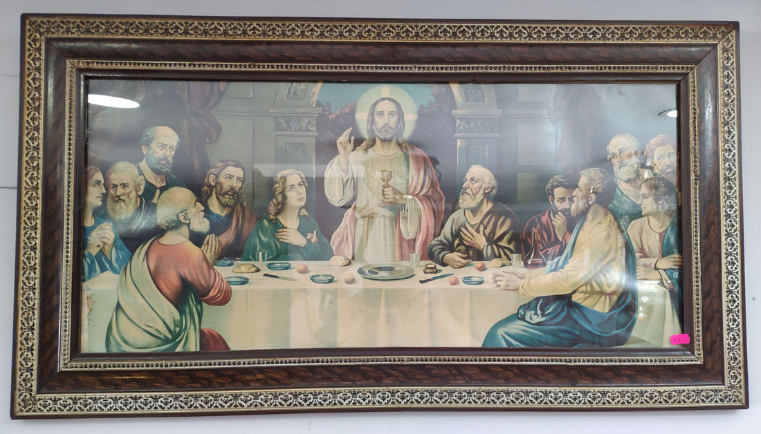 Lamina antigua de la Santa Cena con marco de caoba, ideal para decoración religiosa en el hogar. Detalles clásicos y marco tallado artesanalmente.