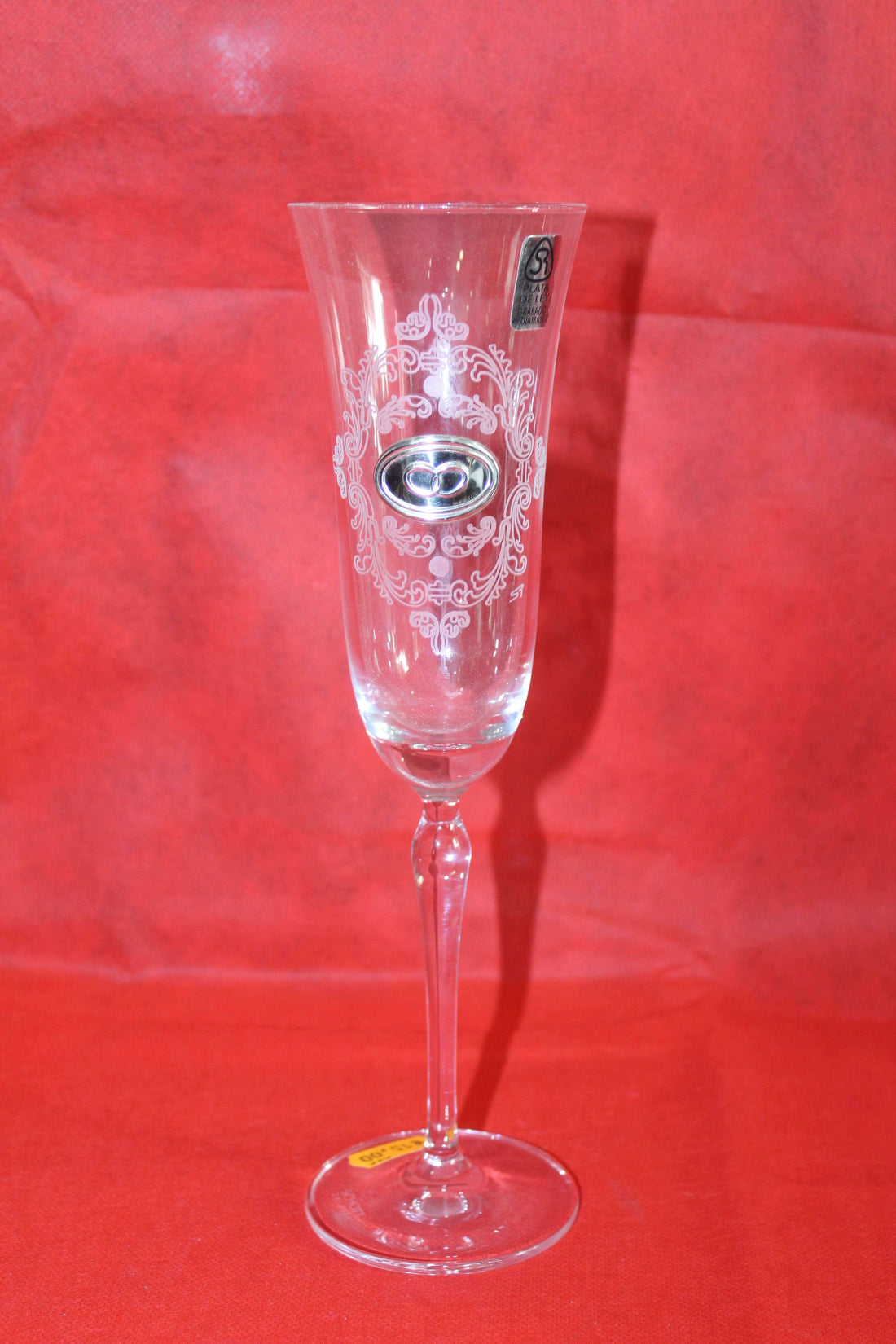 Copa de cristal grabada - excelente calidad con diseño ornamental y símbolo de anillos, ideal para decorar eventos especiales o regalar.